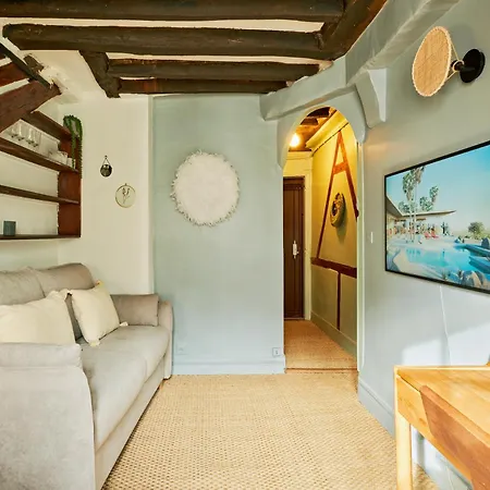Lovely Small In The Heart Of Saint-germain Апартаменты Париж
