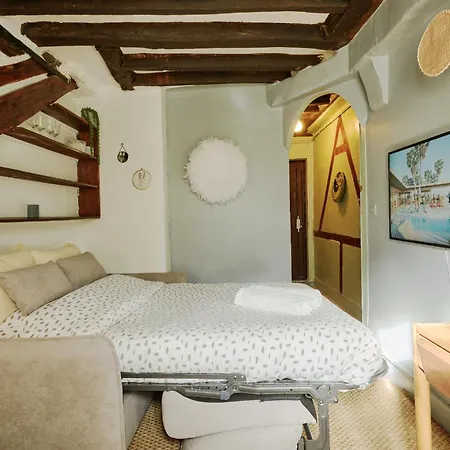 Lovely Small In The Heart Of Saint-germain Апартаменты