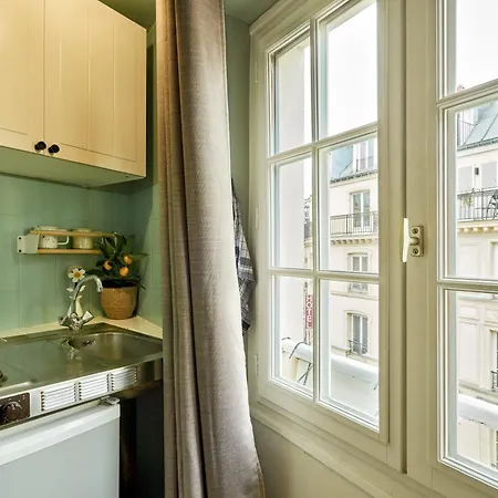 Lovely Small In The Heart Of Saint-germain Апартаменты
